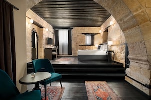 Habitación, 1 cama de matrimonio grande (Courthouse Room) | Minibar y wifi gratis