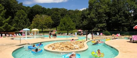 Piscine couverte, piscine extérieure