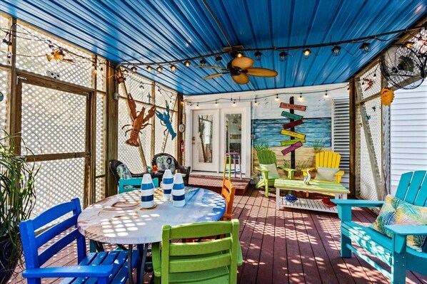 Outdoor dining