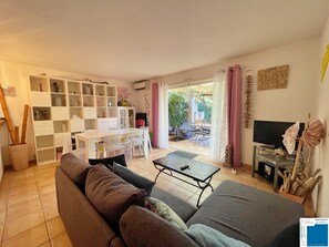 TV - 2 rooms - pool - 500m beach - wifi  (Lecci)