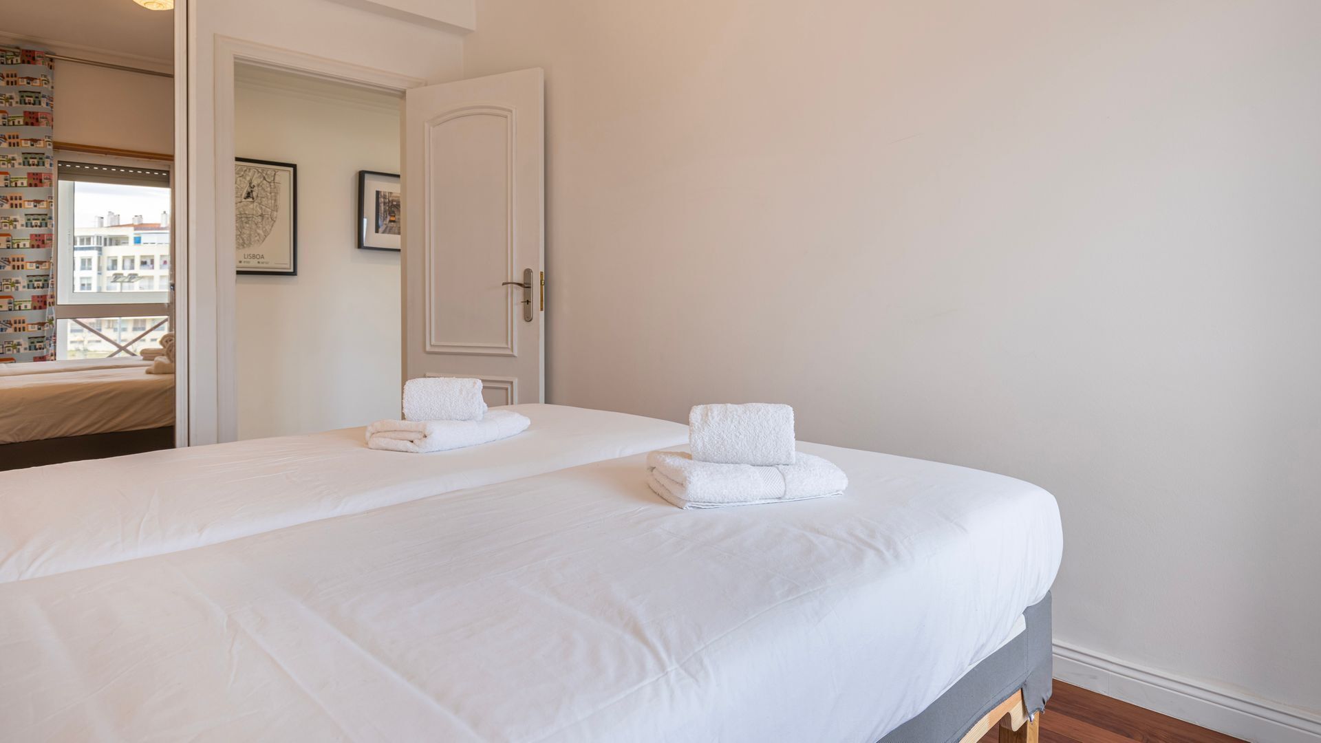 2 chambres, fer et planche à repasser, Wi-Fi gratuit, draps fournis