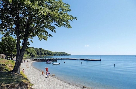 Beach. Great Location ONLY 5 Blocks to Beach
