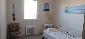 2 chambres, fer et planche à repasser, Wi-Fi, draps fournis