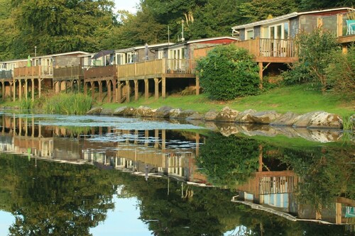 3 Bedroom Modernised Cabin in Snowdonia amazing walks, views & on site fishing 