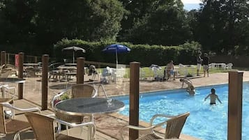 Piscina all'aperto, una piscina riscaldata