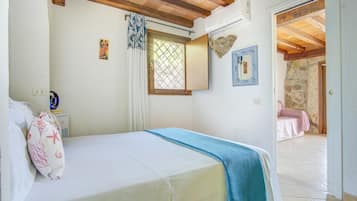 Apartment | 1 bedroom, iron/ironing board, travel cot, free WiFi