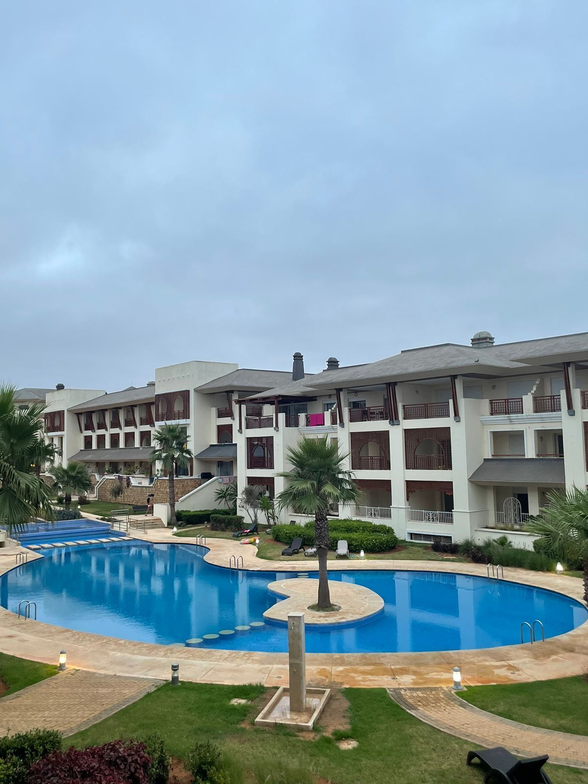 حمّام سباحة خارجي