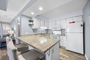 Lavastoviglie, tavolo da pranzo