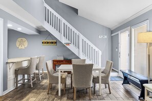 Dining - Sea Cabins 9B - Heated Community Pool, Private Beach Access, Bikes Included! (Miramar Beach)