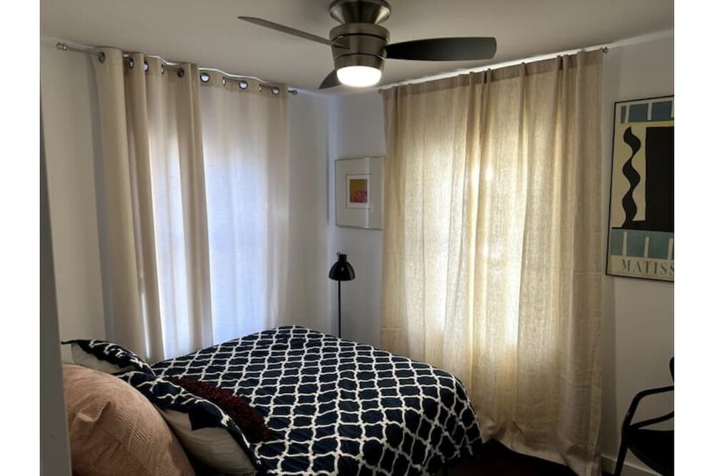 Modern Ranch near Knapp Center, Stadium, Downtown Des Moines Vrbo