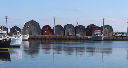 Renovated historical barn in Malpeque.. close to several beaches and Cabot Park.
