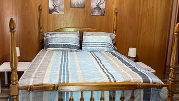 4 slaapkamers, een strijkplank/strijkijzer, gratis wifi, beddengoed