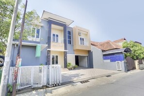 Exterior - OYO 3971 Griya Loka Syariah 1 Sampangan (Semarang)