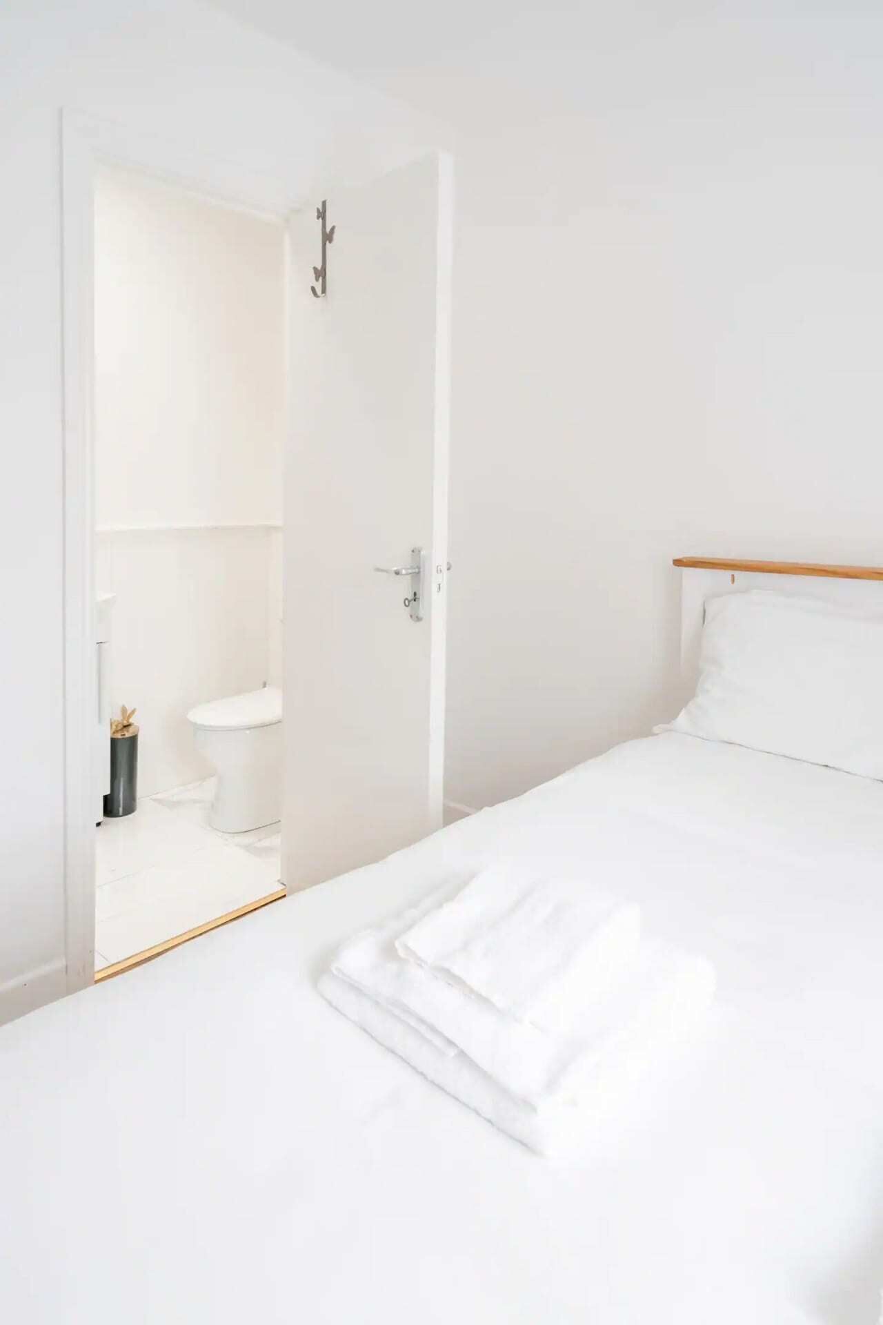 Basic House, Multiple Beds | 3 bedrooms, bed sheets