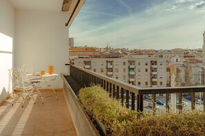 Panoramic Room | Terrace/patio