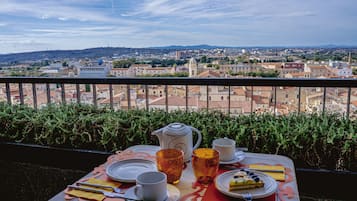 Panorama-Stadtwohnung | Terrasse/Patio