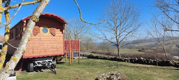 Location roulotte dans le Cantal en Auvergne