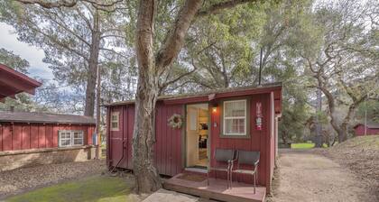 Cozy home, full kitchen for two!