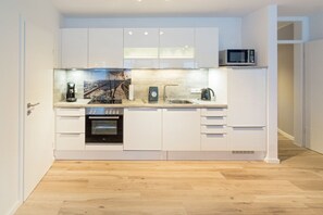 Køleskab, mikrobølgeovn, ovn, opvaskemaskine