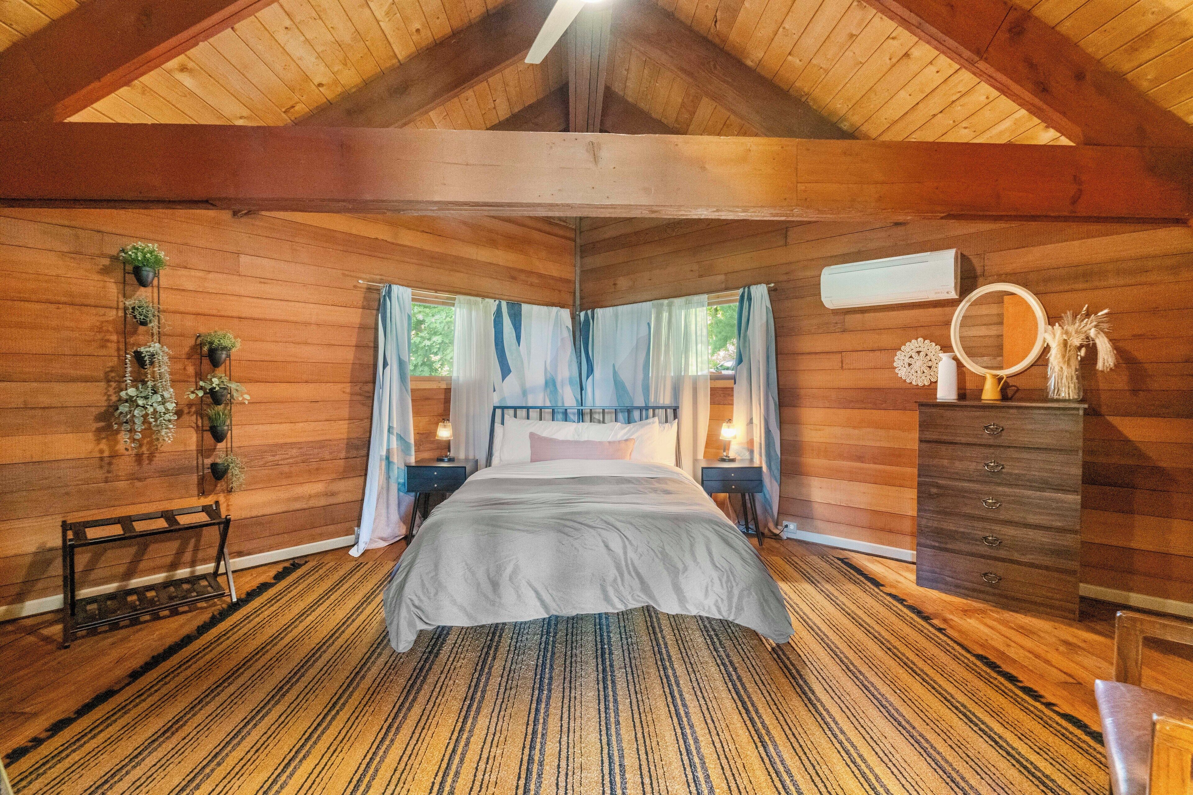 3 makuuhuonetta, työpöytä, silitysrauta/-lauta, ilmainen Wi-Fi