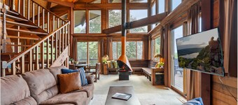 Lakeview Cabin > Unique Mid-Century Tucked in Bluff