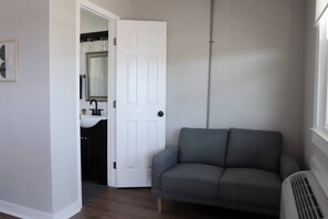 Een televisie en een printer