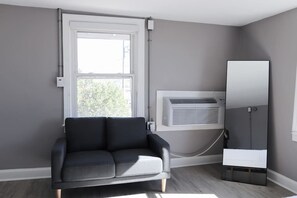 Interior - Micro Motel 1 Bed! Su (Nashville)