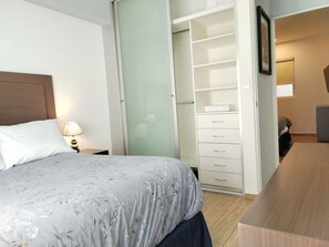 2 Schlafzimmer, Schreibtisch, Bügeleisen/Bügelbrett, WLAN