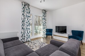 1 bedroom, free WiFi, bed sheets - Apartment Center of Kołobrzeg by Renters (Kolobrzeg)