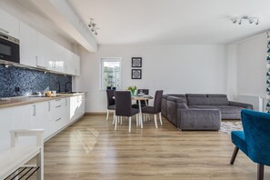 1 bedroom, free WiFi, bed sheets - Apartment Center of Kołobrzeg by Renters (Kolobrzeg)