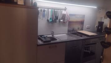 KylskÄp, mikrovÄgsugn, ugn och diskmaskin