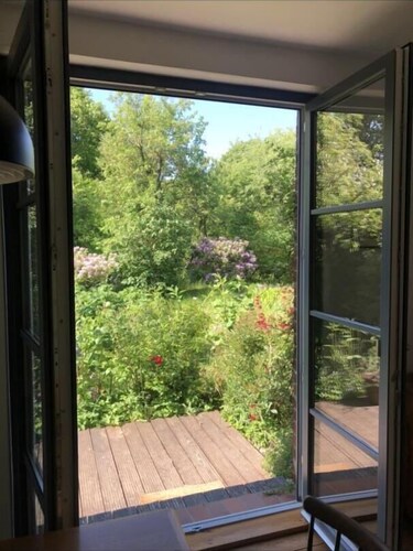 Vacation home with natural garden