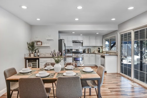 Escape to Wine Country with Friends & Family