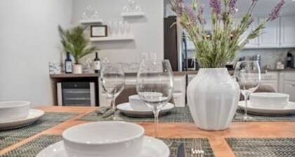 Escape to Wine Country with Friends & Family