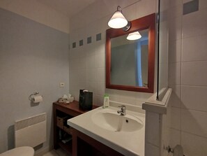 Badewanne, Haartrockner