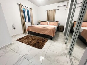 2 bedrooms, desk, iron/ironing board, free WiFi