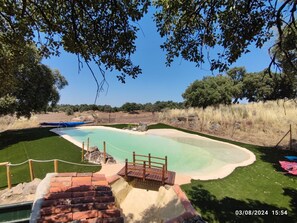 Outdoor pool - Casa rural 4º Impresionante, moderna, funcional y muy cómoda. Finca de 70.000 m2 (Montánchez)