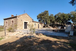 Exterior - Casa rural 4º Impresionante, moderna, funcional y muy cómoda. Finca de 70.000 m2 (Montánchez)