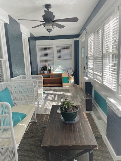 Brick house in Historic "Milionaire's Row" Neighborhood - 10mins to Presque Isle