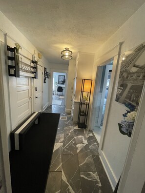 Interior - Brick house in Historic "Milionaire's Row" Neighborhood - 10mins to Presque Isle (Erie)