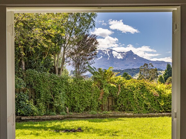 Interior - Grand Lodge - Ohakune Holiday Home (Ohakune)