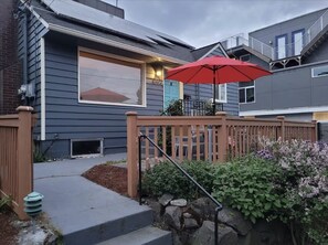 Exterior - Ballard Birdhouse - 93 Walking Score/Garage/AC (Seattle)