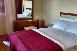 4 多间卧室、熨斗/熨衣板、免费 WiFi、床单