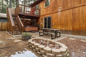 House, 3 Bedrooms | Outdoor dining - Pine Mountain Paradise 3 Bedroom Home by RedAwning (South Lake Tahoe)