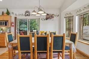 Maison, 3 chambres | Restauration