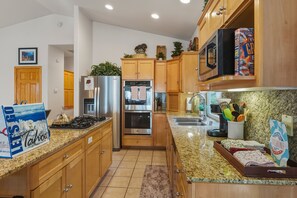 House, 3 Bedrooms | Private kitchen | Fridge, coffee/tea maker, toaster - Pine Mountain Paradise 3 Bedroom Home by RedAwning (South Lake Tahoe)