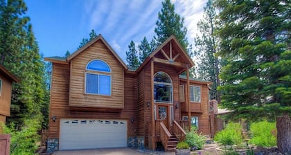 Pine Mountain Paradise 3 Bedroom Home by RedAwning