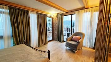 Traditional Apartment | 1 bedroom, Egyptian cotton sheets, premium bedding, pillowtop beds