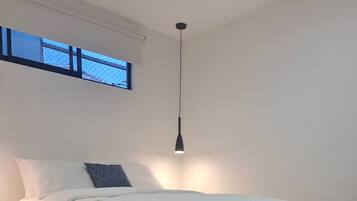 Habitación doble Deluxe | Tabla de planchar con plancha, wifi gratis y ropa de cama