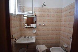 Gazdaságos szoba kétszemélyes vagy két külön ággyal (External) | Ágynemű